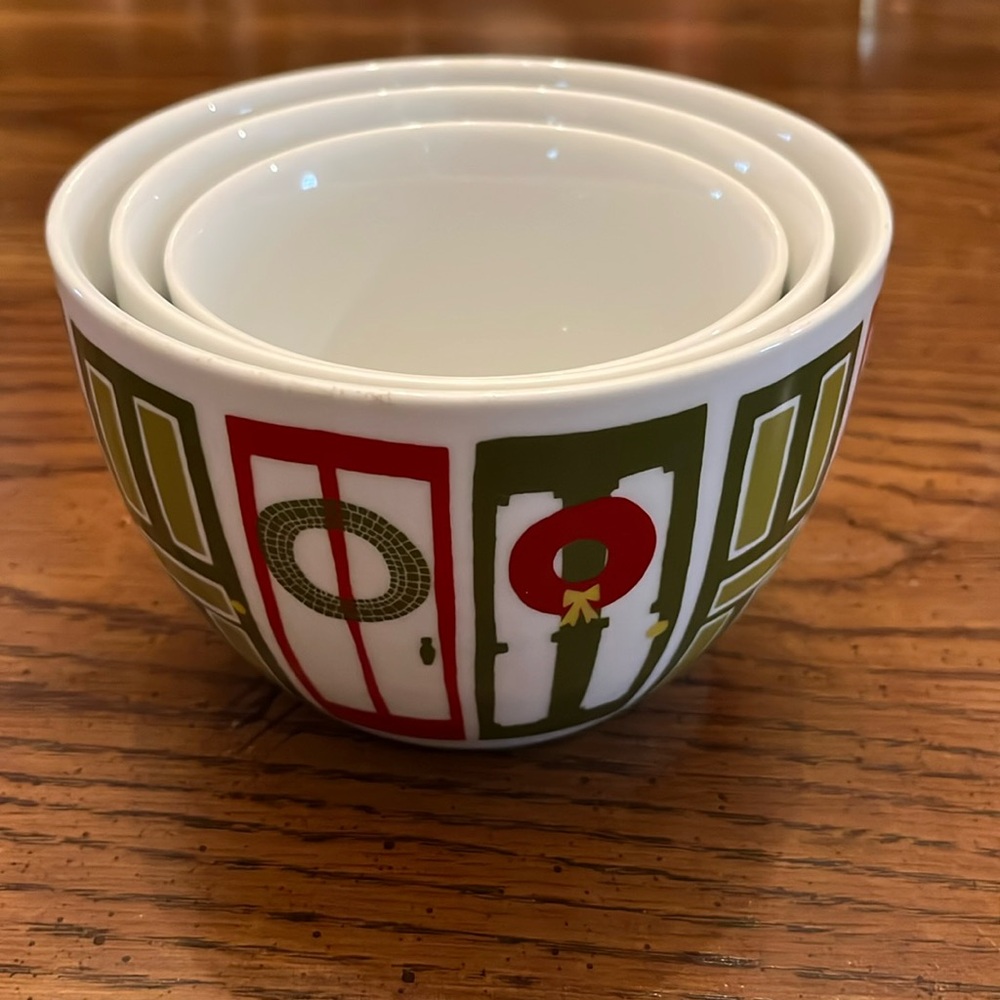 Crate&Barrel holiday‎ nesting bowls